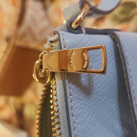 Coach Crossbody - Picture 6 of 6